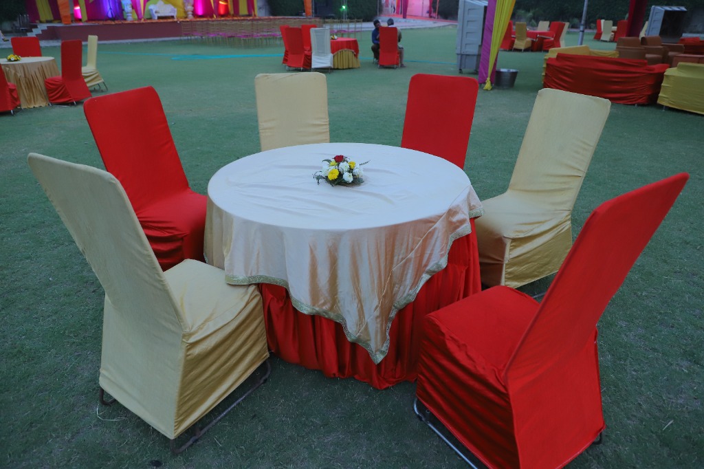 Mohan Vatika Round Dining Table Setup on Lawn